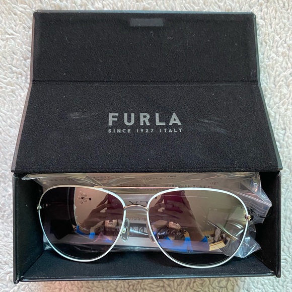 🌸SOLD🌸NEW AUTHENTIC FURLA SUNGLASSES - Picture 3 of 7